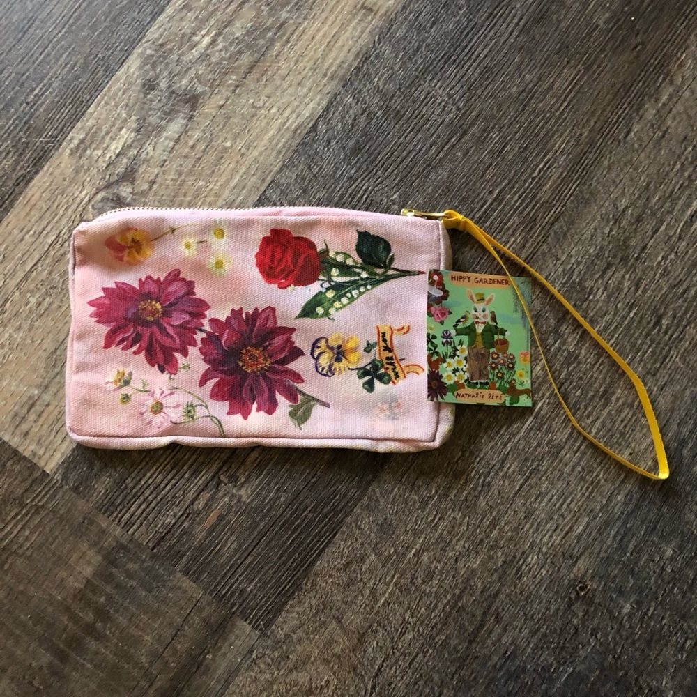 Last one! PINK FLORAL WRISTLET ZIPPER POUCH - HIPPY GARDNER - Picture 2 of 5